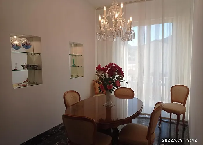 Daire Down Town Emily La Spezia